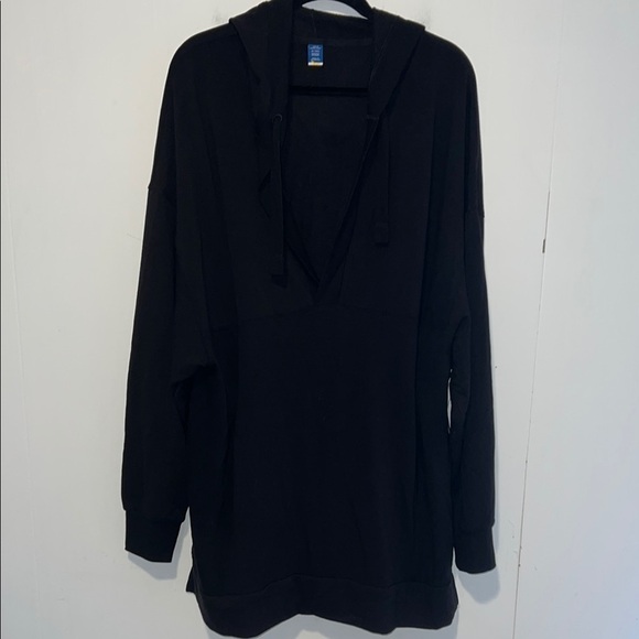 Old Navy Tops - NWT Old Navy Women’s Pullover V-neck Black Hoodie AA2